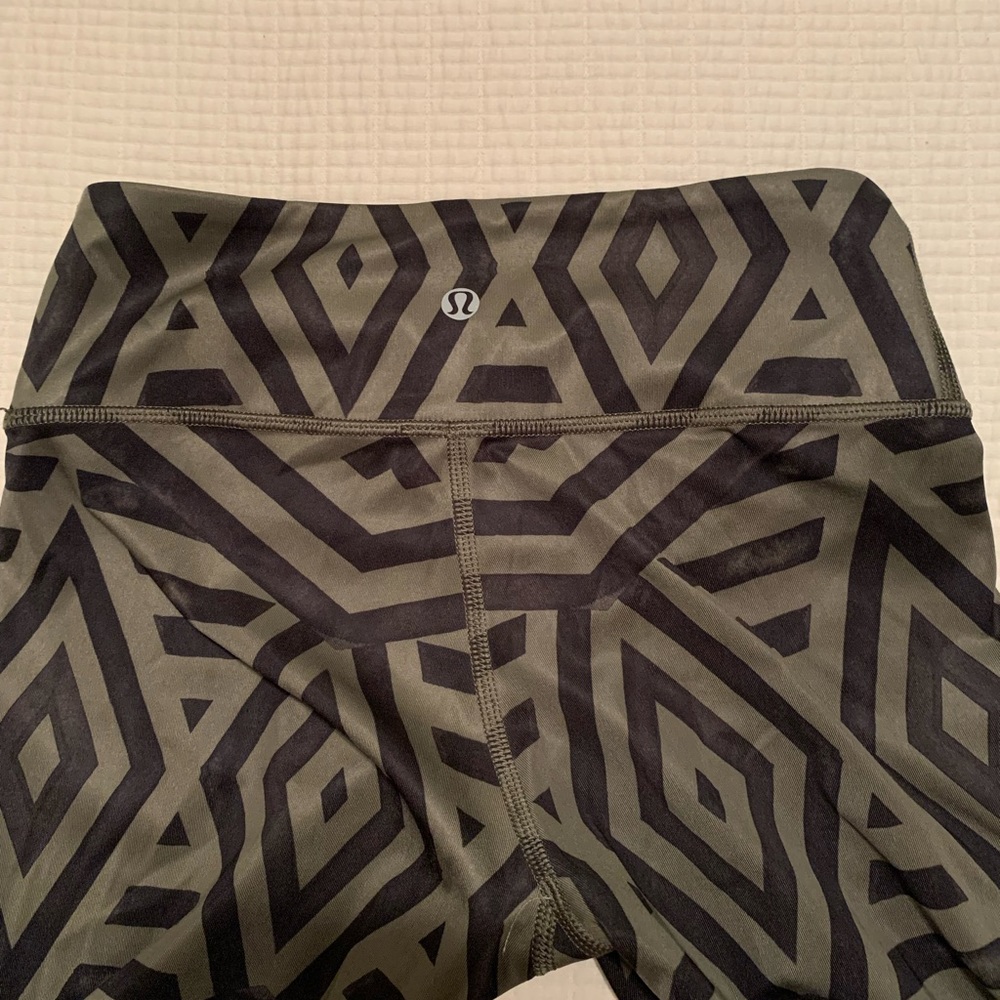 Lululemon Size 0 crop leggings 23’’